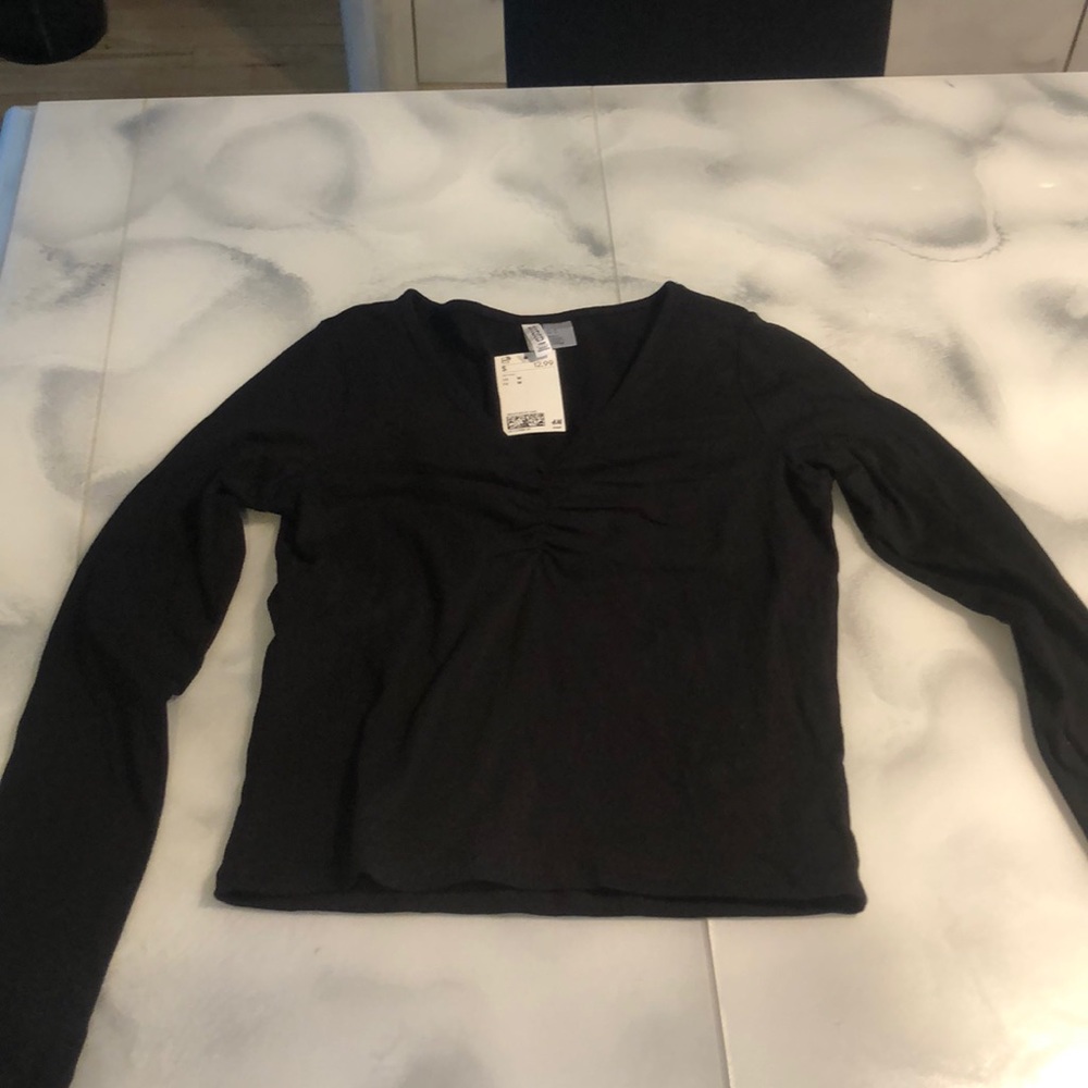 Black long sleeve basic H&M tee